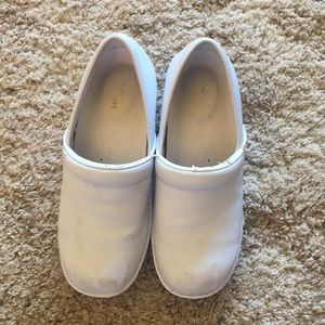SafeTstep white slip on clogs size 8
